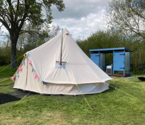 Glamping at The Homestead - Ensuite bell tent